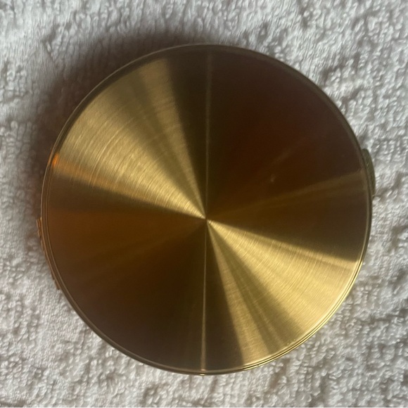 Vintage Margaret Rose Compact - Picture 2 of 8